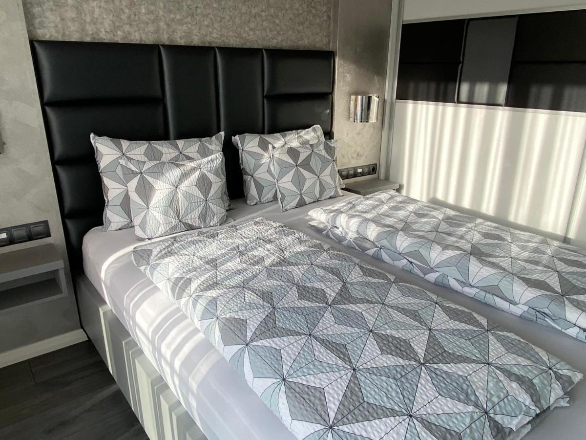 Noir Silvery Apartman 塞格德 外观 照片