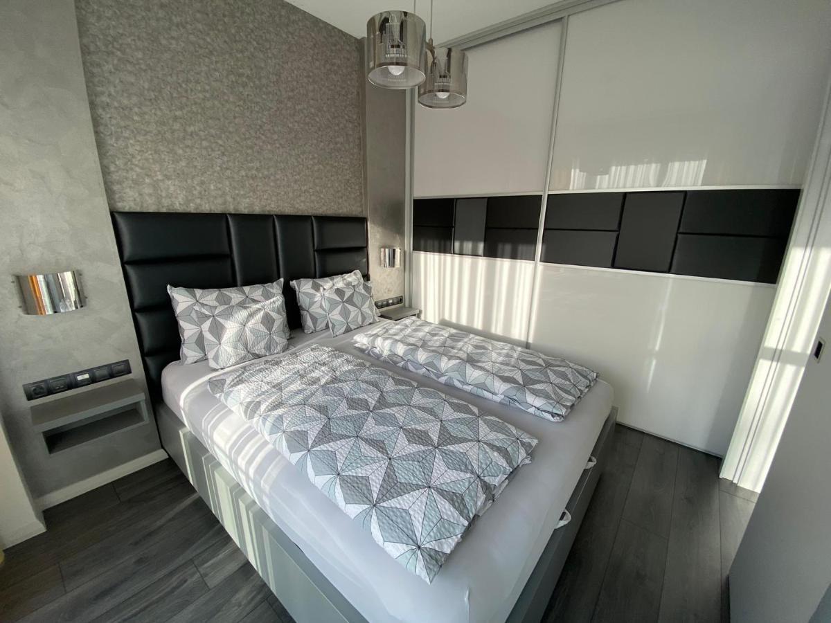 Noir Silvery Apartman 塞格德 外观 照片
